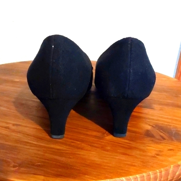 Selby Black Leather Suede Kitten Heel Vintage Gold toe Acc. Elegant Neutral Sz.8 - Picture 4 of 14